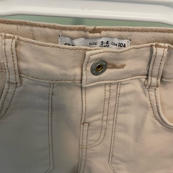 Zara Flared Frayed Jeans - Picture 4 of 7